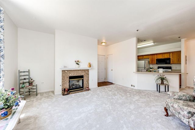6005 W Castlegate Drive W B18, Castle Rock, CO 80108