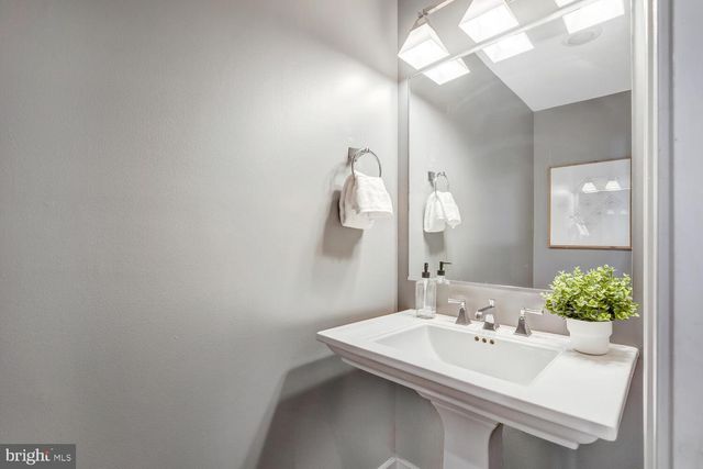 1342 W ST NW, Washington, DC 20009