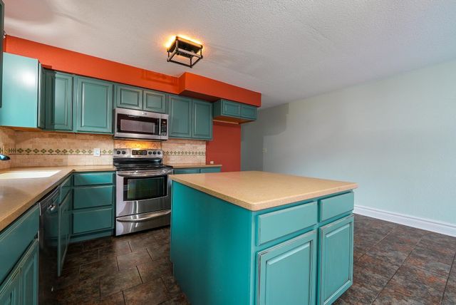 509 W 13th Ave, El Dorado, KS 67042