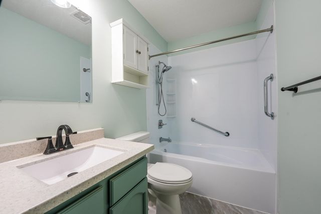 509 W 13th Ave, El Dorado, KS 67042