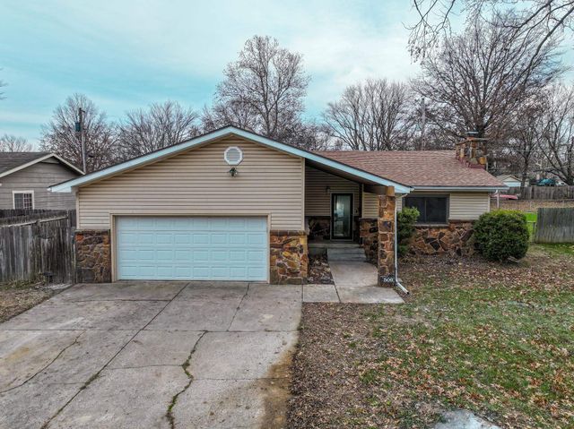 509 W 13th Ave, El Dorado, KS 67042
