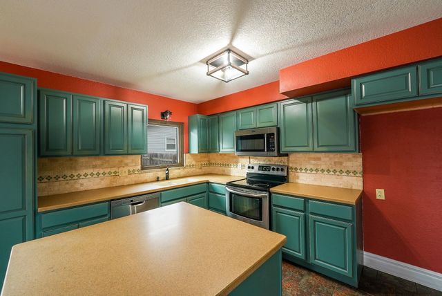 509 W 13th Ave, El Dorado, KS 67042