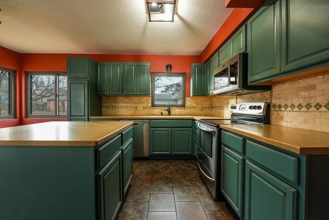 509 W 13th Ave, El Dorado, KS 67042