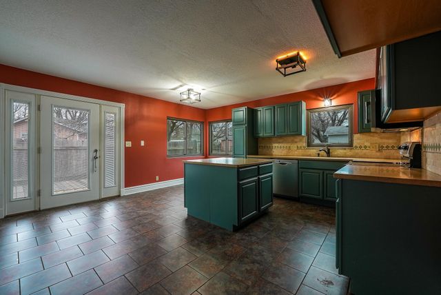 509 W 13th Ave, El Dorado, KS 67042