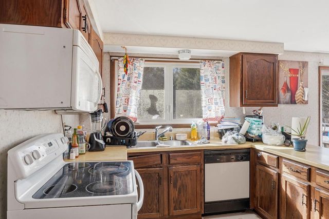 N4667 County Road A, Oxford, WI 53952