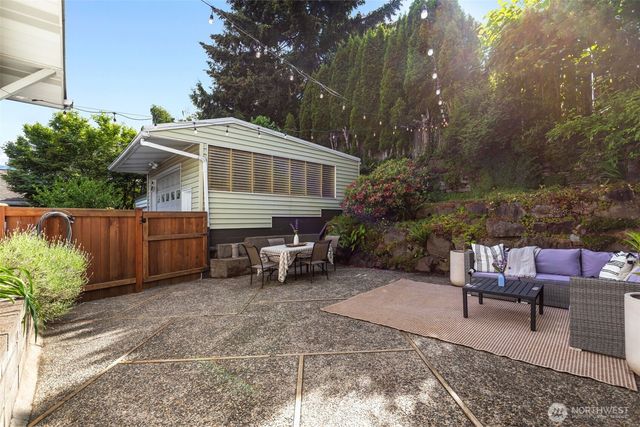 6533 20th Avenue NE, Seattle, WA 98115