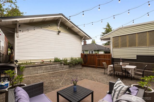 6533 20th Avenue NE, Seattle, WA 98115