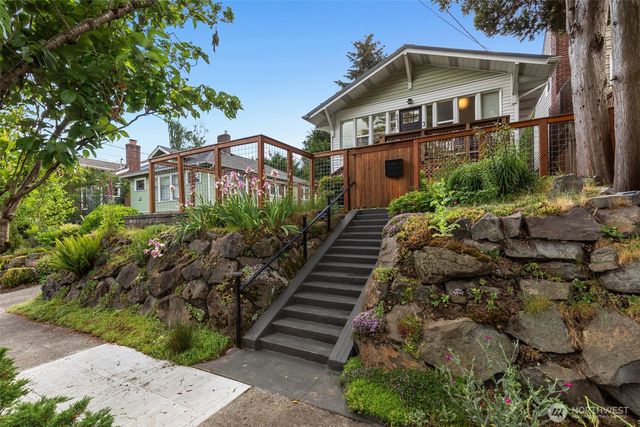 6533 20th Avenue NE, Seattle, WA 98115