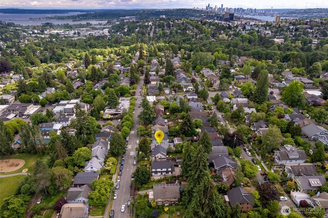 6533 20th Avenue NE, Seattle, WA 98115