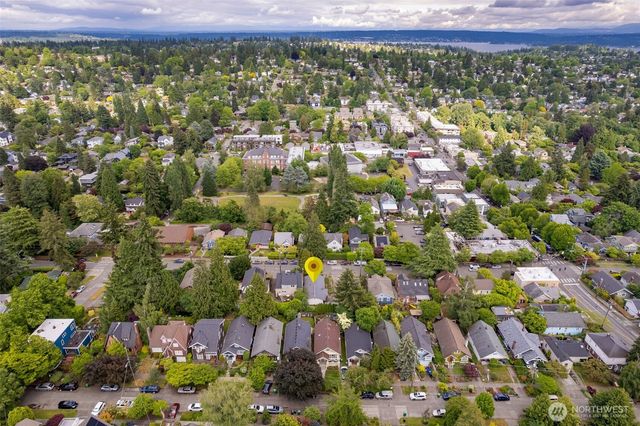 6533 20th Avenue NE, Seattle, WA 98115