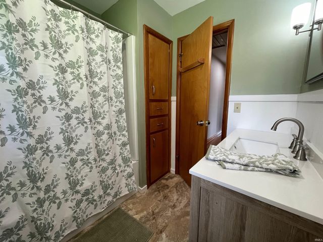 8600 Vann Road, Newburgh, IN 47630