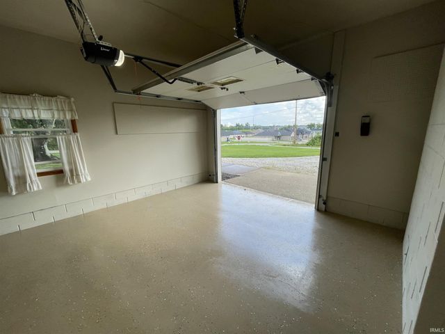 8600 Vann Road, Newburgh, IN 47630