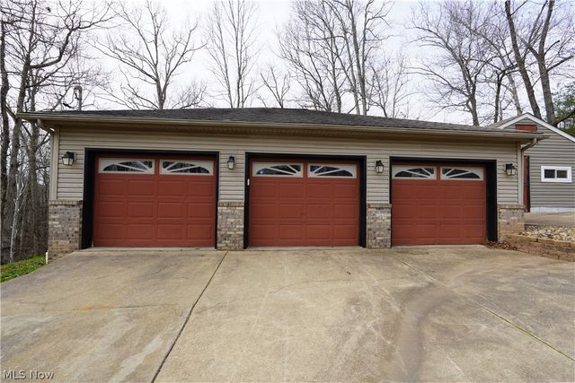 1950 Sams Creek Road, Mineral Wells, WV 26150