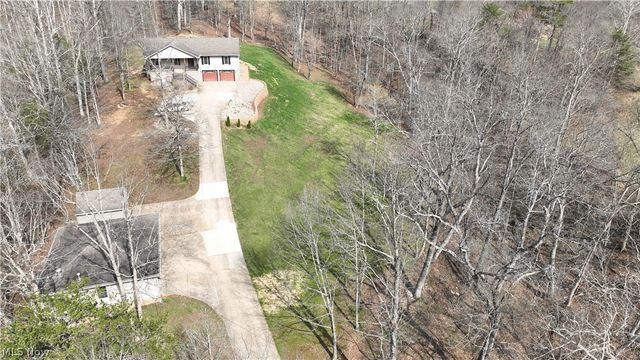 1950 Sams Creek Road, Mineral Wells, WV 26150