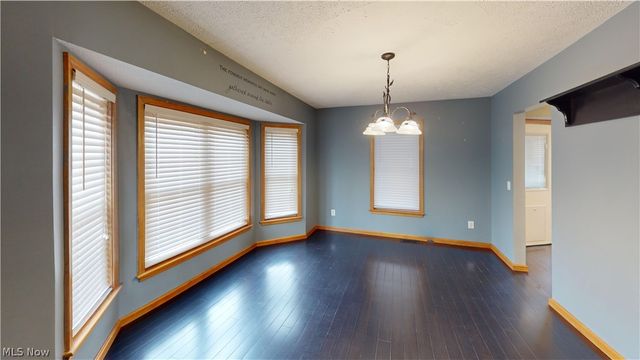 1950 Sams Creek Road, Mineral Wells, WV 26150