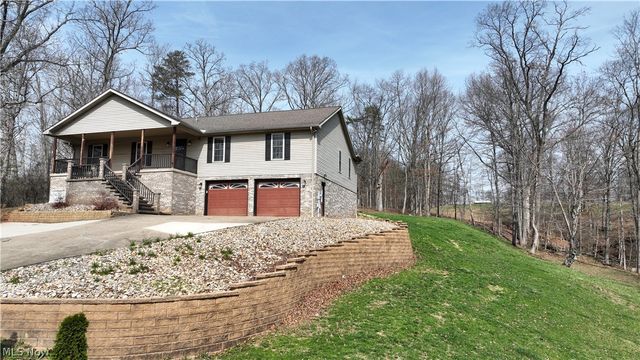 1950 Sams Creek Road, Mineral Wells, WV 26150