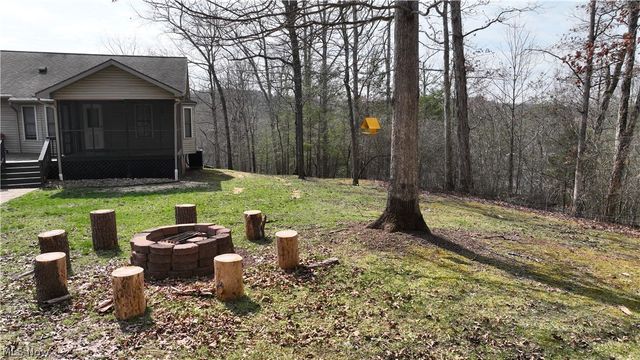 1950 Sams Creek Road, Mineral Wells, WV 26150