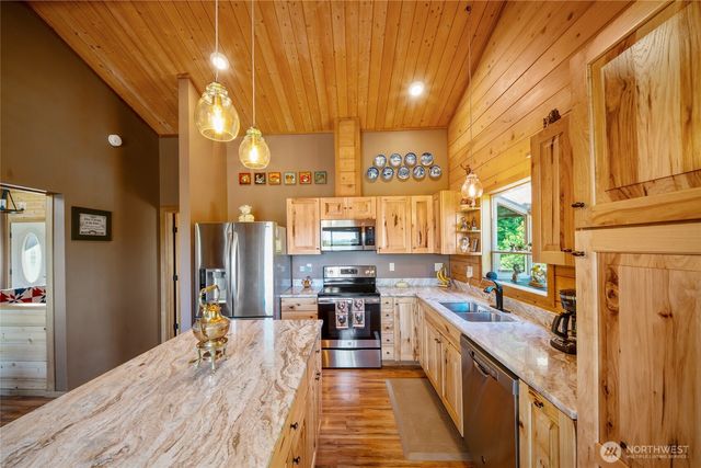 2132 W 8th Street, Bucoda, WA 98530