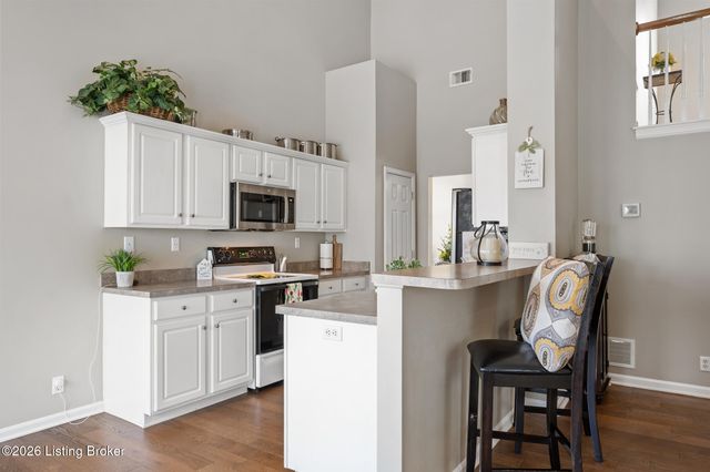 16513 Taunton Vale Rd, Louisville, KY 40245