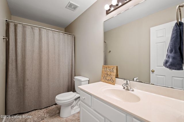 16513 Taunton Vale Rd, Louisville, KY 40245