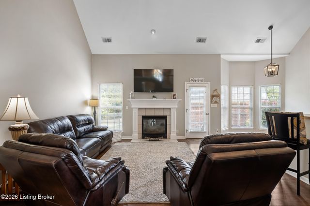 16513 Taunton Vale Rd, Louisville, KY 40245