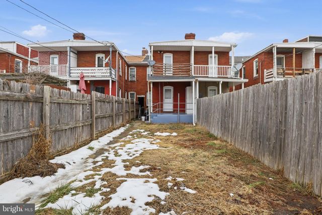 718 YORK ST, York, PA 17403