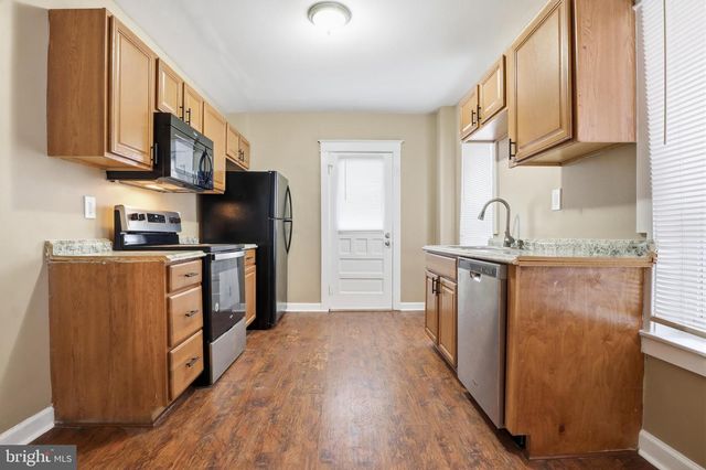 718 YORK ST, York, PA 17403