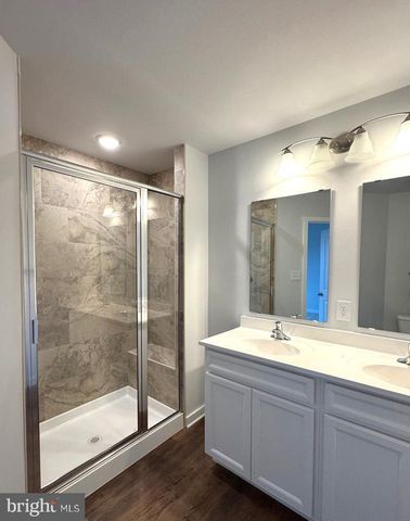 140 OLGA DR, Martinsburg, WV 25403