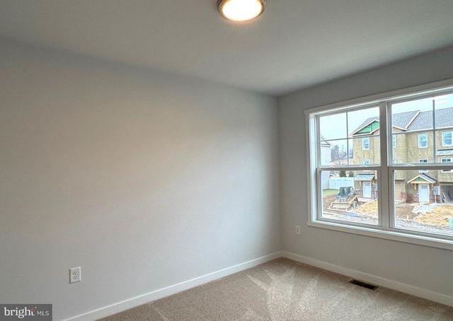 140 OLGA DR, Martinsburg, WV 25403