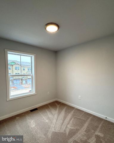 140 OLGA DR, Martinsburg, WV 25403