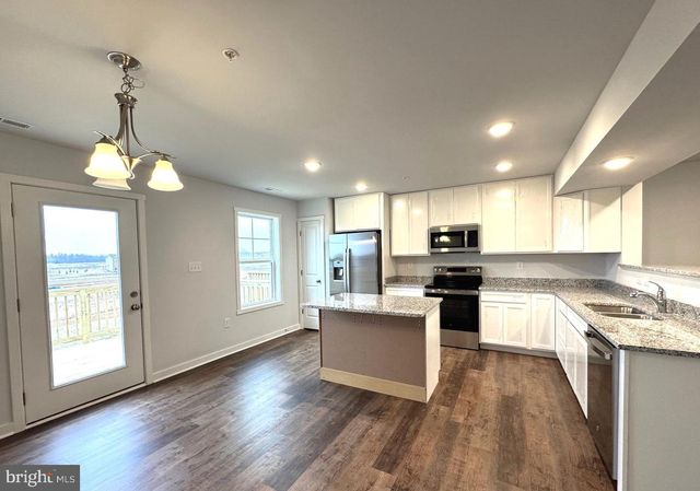 140 OLGA DR, Martinsburg, WV 25403