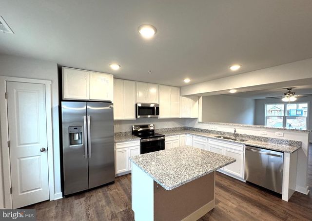 140 OLGA DR, Martinsburg, WV 25403