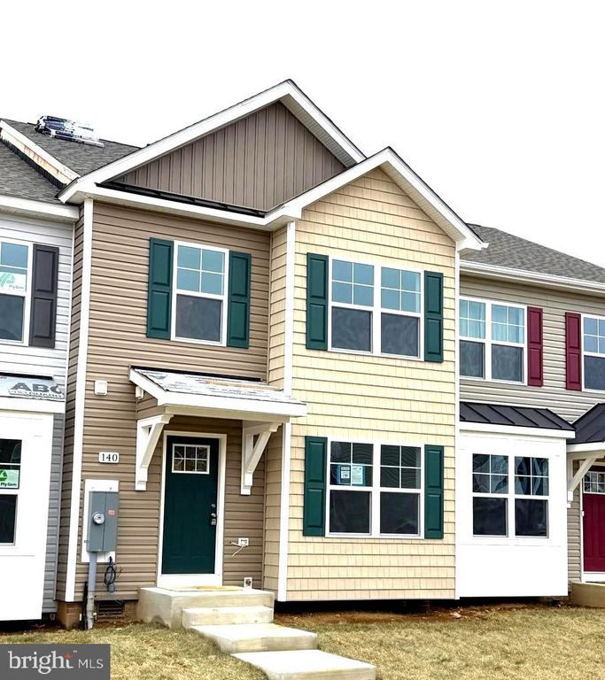 140 OLGA DR, Martinsburg, WV 25403