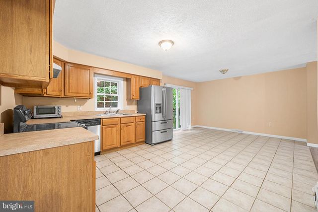313 LOWER LAKEVIEW DR, East Stroudsburg, PA 18302
