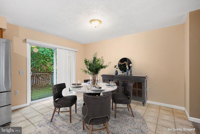 313 LOWER LAKEVIEW DR, East Stroudsburg, PA 18302
