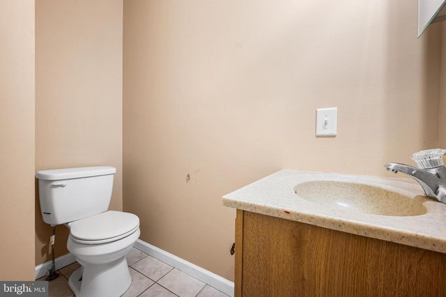 313 LOWER LAKEVIEW DR, East Stroudsburg, PA 18302