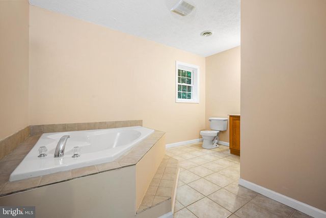 313 LOWER LAKEVIEW DR, East Stroudsburg, PA 18302