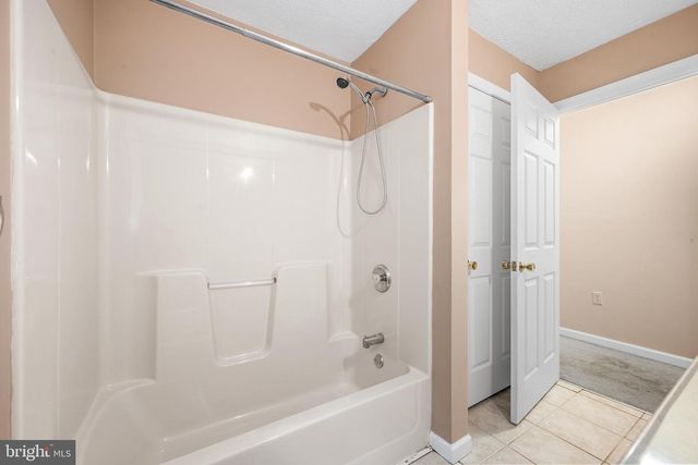 313 LOWER LAKEVIEW DR, East Stroudsburg, PA 18302
