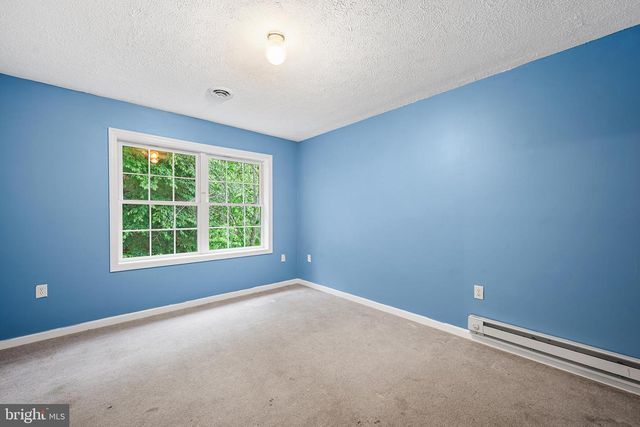 313 LOWER LAKEVIEW DR, East Stroudsburg, PA 18302