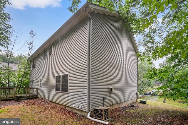 313 LOWER LAKEVIEW DR, East Stroudsburg, PA 18302