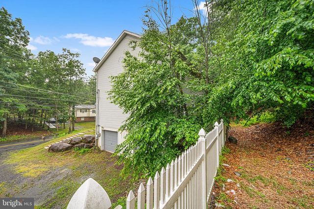 313 LOWER LAKEVIEW DR, East Stroudsburg, PA 18302