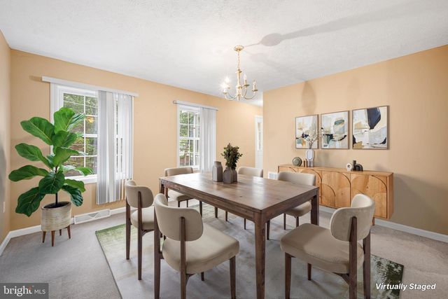 313 LOWER LAKEVIEW DR, East Stroudsburg, PA 18302