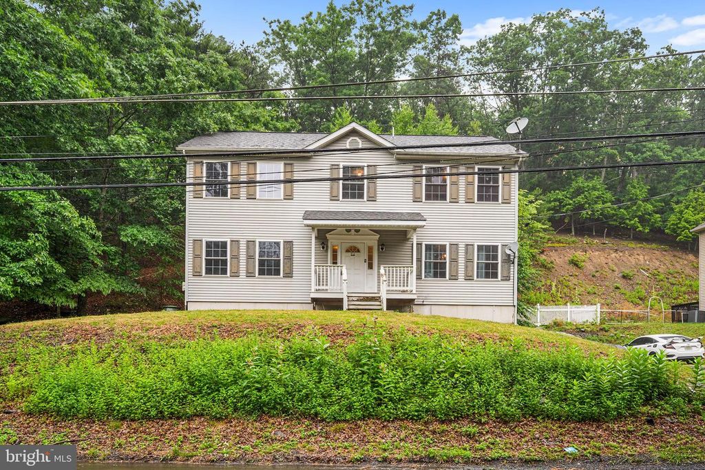 313 LOWER LAKEVIEW DR, East Stroudsburg, PA 18302