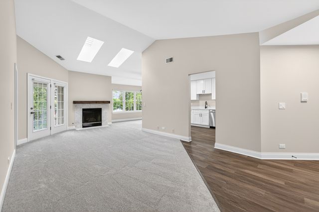 802 Butternut Lane C, Mount Prospect, IL 60056