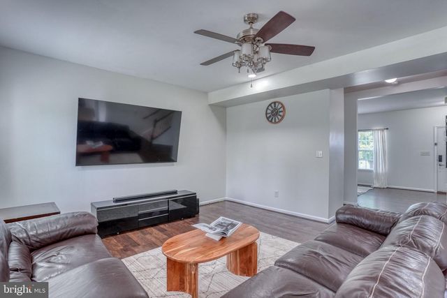 8 ELMER CT, Townsend, DE 19734