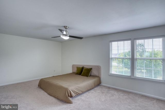 8 ELMER CT, Townsend, DE 19734