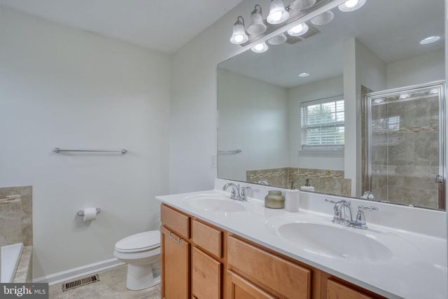 8 ELMER CT, Townsend, DE 19734