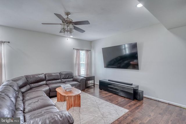 8 ELMER CT, Townsend, DE 19734