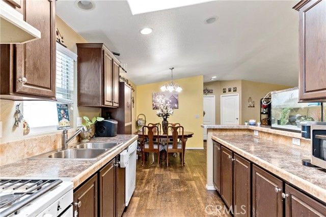 2755 Arrow Highway 106, La Verne, CA 91750