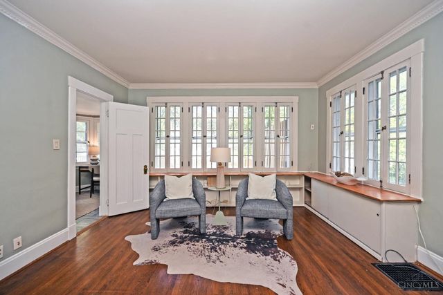 1284 Paddock Hills Avenue, Cincinnati, OH 45229